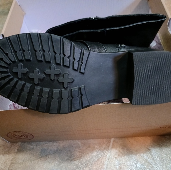 Women's calf length boots - Picture 3 of 6